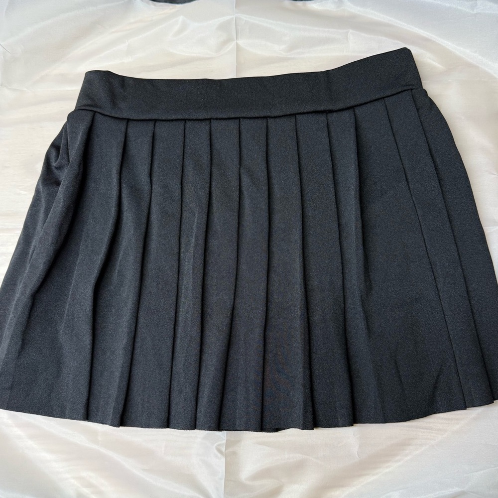Classic Black Pleated Skirt women’s